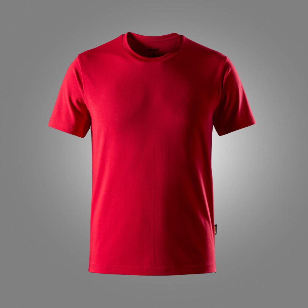 T-shirt o dopasowanym kroju
